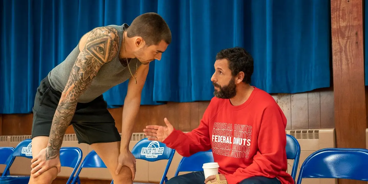 Además de LeBron James, en esta película también participa el basquetbolista español Juancho Hernangómez, quien protagoniza el filme Garra junto a Adam Sandler