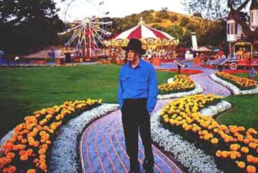 Conoce como Michael Jackson se creó la mansión de sus sueños 