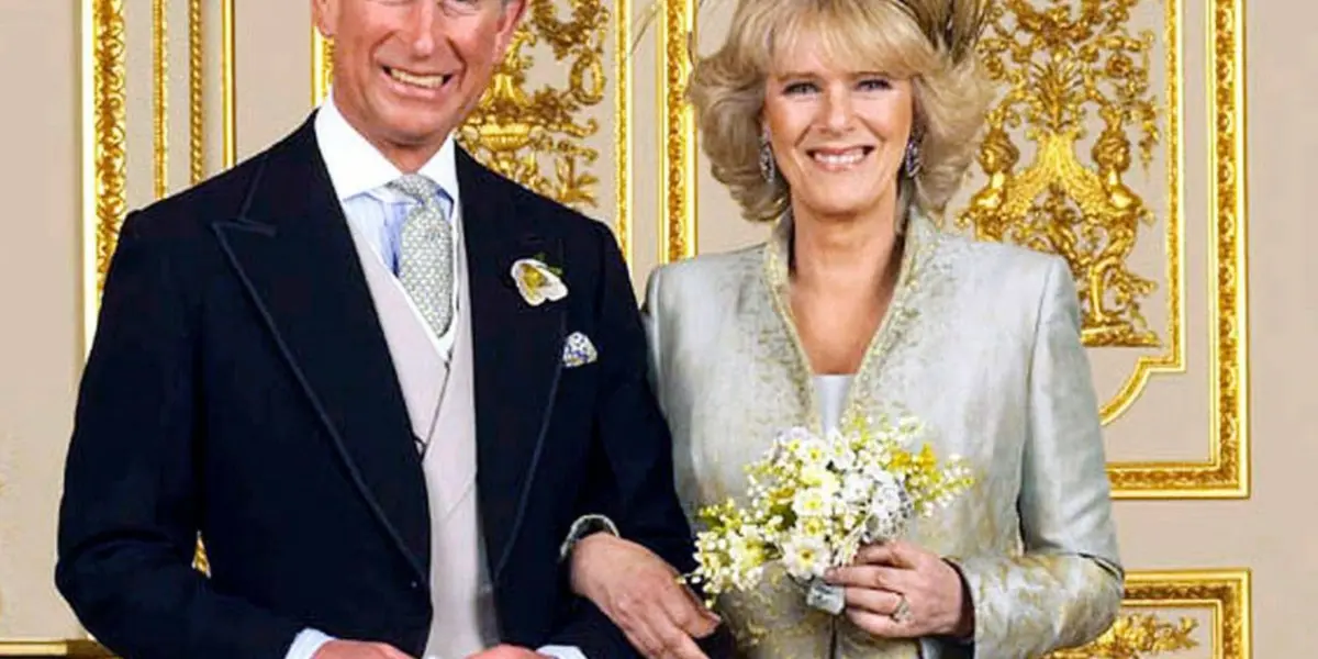 Conoce la relación familiar que tiene el Rey Carlos III y su actual esposa 