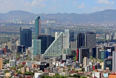 En la reciente edición de los Reportes de Mercado Inmobiliario, elaborados por Propiedades.com se señala que los departamentos más costosos en la Ciudad de México se ubican en las zonas de Polanco, Lomas de Chapultepec y Nuevo Polanco.