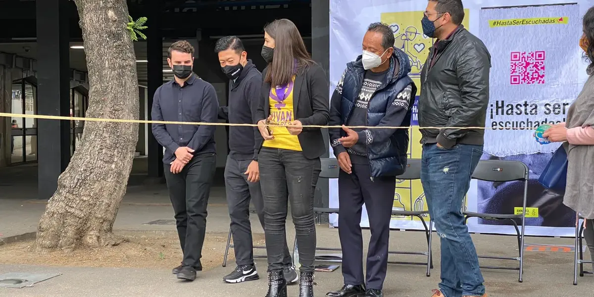 a Galería está ubicada en la Glorieta de los Insurgentes de la Ciudad de México, la galería Masculinidad-ES busca con imágenes y reflexiones “desmitificar roles y patrones patriarcales y arcaicos que infunden violencia de manera sistemática”.