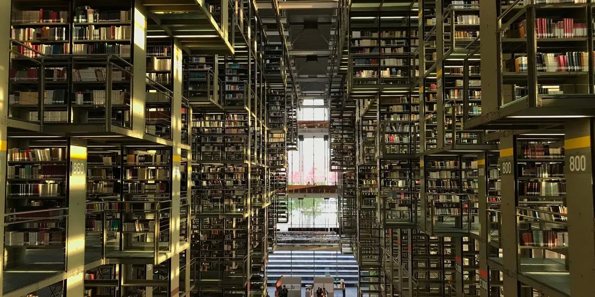 A partir de este 2 de mayo, la Biblioteca Vasconcelos reabrió por completo bajo el lema Volver a Verte y, además de los servicios habituales, también ya hay convocatorias listas para distintos talleres, charlas y eventos.