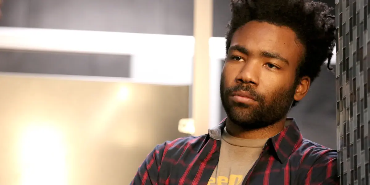 A punto de estrenarse la tercera temporada de la aclamada serie Atlanta, luego de una larga espera, la ficción creada, escrita y protagonizada por Donald Glover regresa con nuevos capítulos.