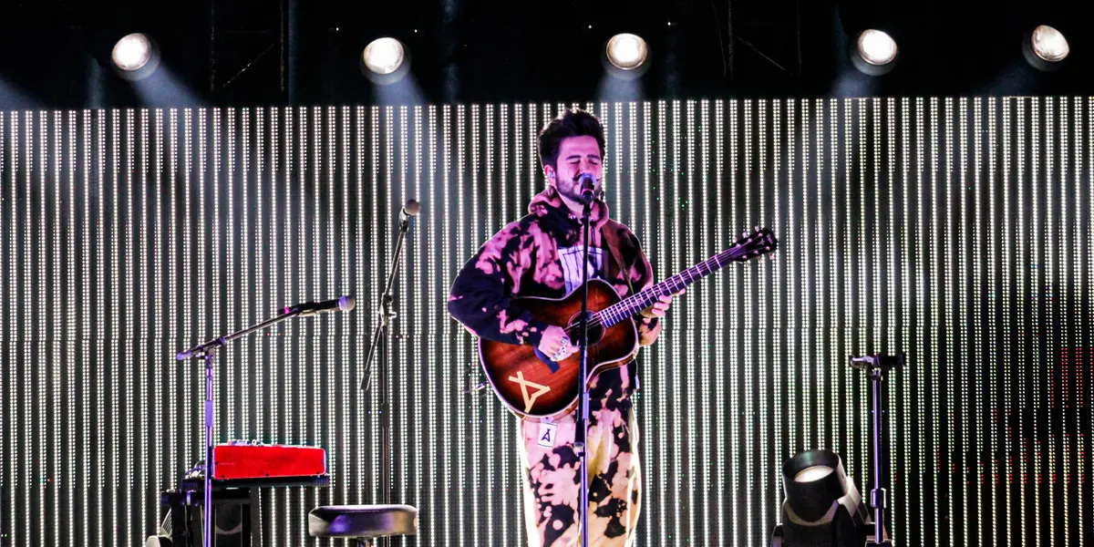 A su concierto asistieron niños, adolescentes, jóvenes y adultos que compartieron con Camilo una noche de un amor abrazador.