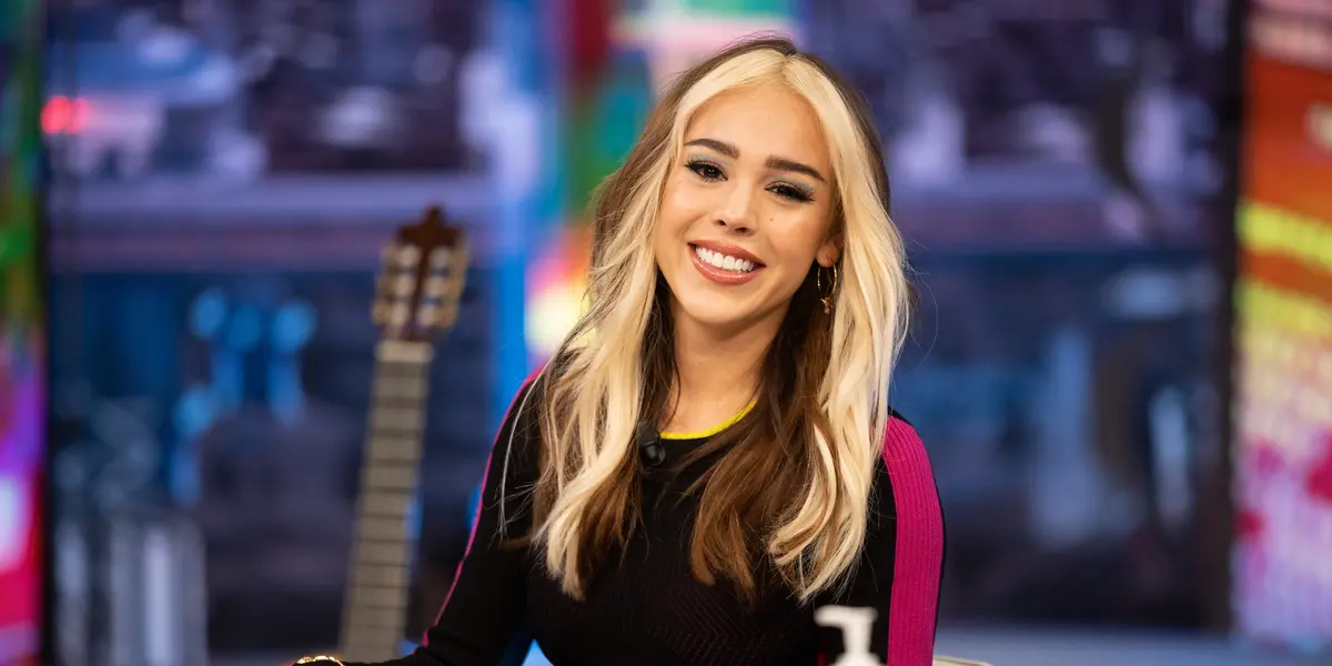 A sus 24 años la actriz y cantante Danna Paola vive sola en una lujosa mansión en México.