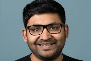 Agrawal es un ejecutivo de tecnología indio-estadunidense tiene un doctorado en Ciencias de la Computación de la Universidad de Stanford.