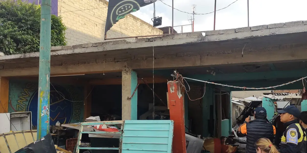 Al menos cuatro personas lesionadas y daños en la fachada de un inmueble es el saldo de una explosión por acumulación de gas en la colonia Ampliación Ricardo Flores Magón, en la alcaldía Iztapalapa.