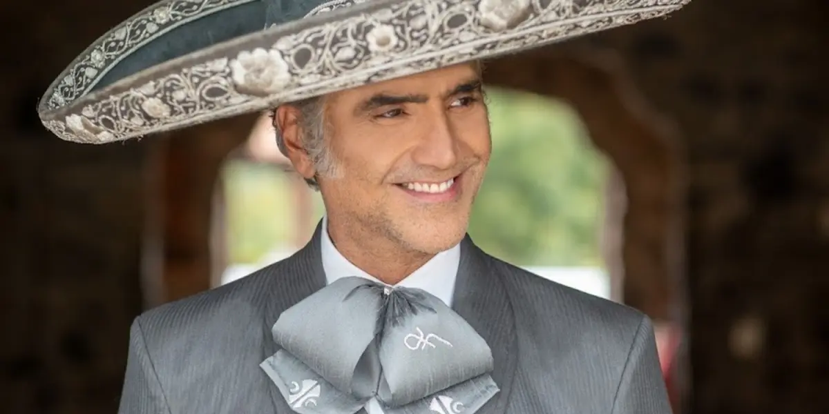 Alejandro Fernández reveló las reglas que existen para poder portar el traje de charro correctamente y estas son algunas
