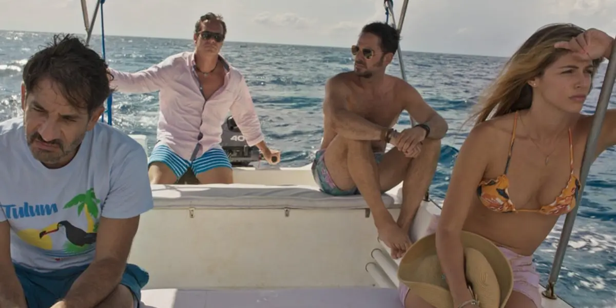 "Amalgama", será estrenada en salas nacionales de cine el próximo 9 de diciembre, es una comedia de humor negro en la que cuatro dentistas, tres hombres y una mujer, se encuentran en un congreso en la Riviera Maya.