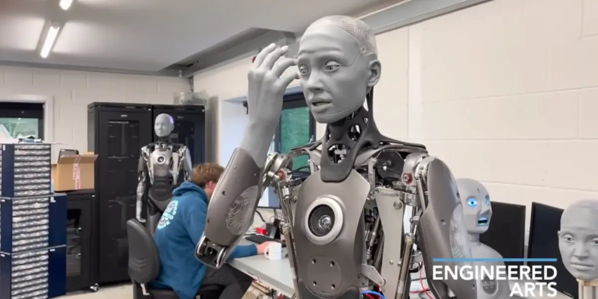 Ameca, fue creado por Engineered Arts, el principal diseñador y fabricante de robots de entretenimiento humanoides del Reino Unido.