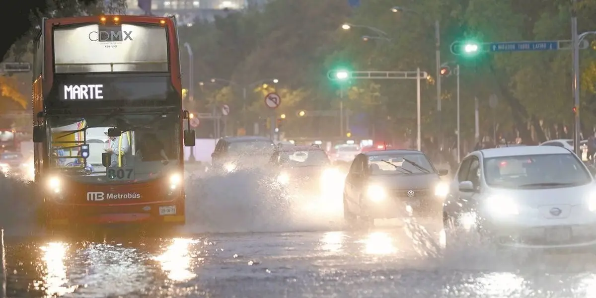 Asimismo, el Sistema de Aguas detalló que esta noche se registra lluvia fuerte en las demarcaciones Cuauhtémoc, Gustavo A. Madero y Venustiano Carranza.