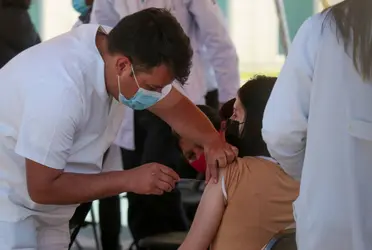 Autoridades de la Ciudad de México informaron que el  próximo jueves 19 de mayo iniciará la vacunación contra el coronavirus covid-19.