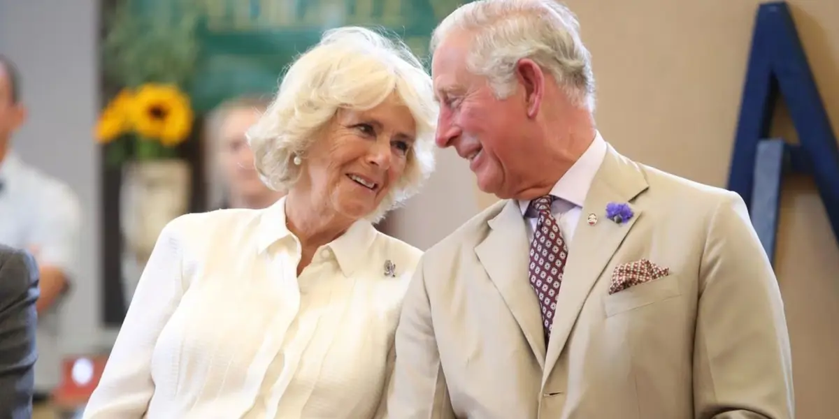 Camila Parker tiene el limbo su futuro en la realeza británica y fallece el rey