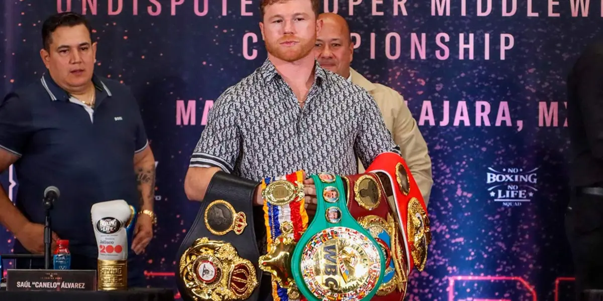 Canelo Álvarez llegó con una vestimenta muy discreta al igual que sus lujosos tenis