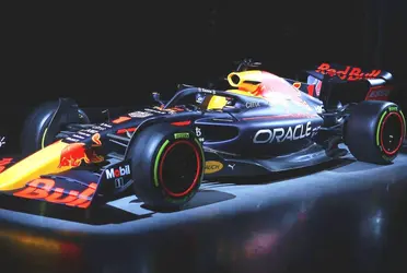Checo Pérez presenta  el nuevo vehículo  con el que la escudería competirá en la temporada 2022 de Fórmula 1