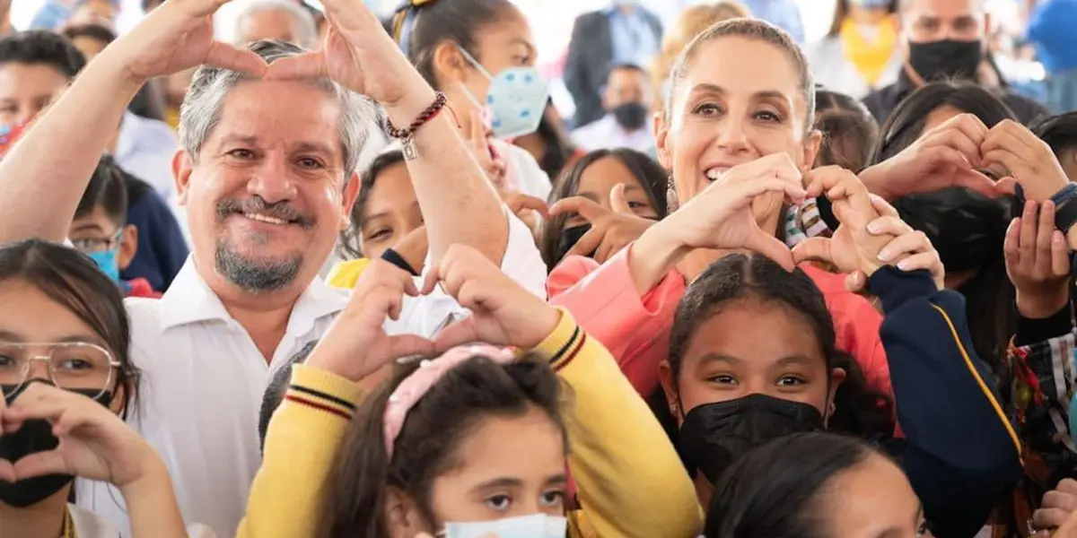 Claudia Sheinbaum Pardo, encabezó la recepción de la donación de mil mesabancos escolares para 7 escuelas públicas.