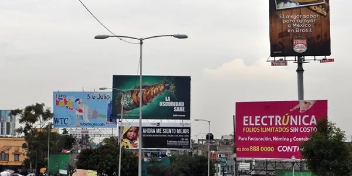 Con 48 votos a favor, cero en contra y nueve abstenciones, el Congreso de la Ciudad de México aprobó este martes la Ley de Publicidad Exterior