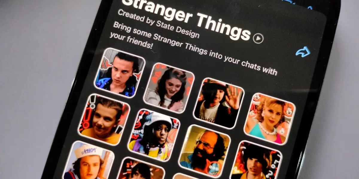Con el estreno de la cuarta temporada de la popular y exitosa serie de Netflix, Stranger Things, Whatsapp creó un paquete de 11 stickers animados alusivos al programa presentando en streaming