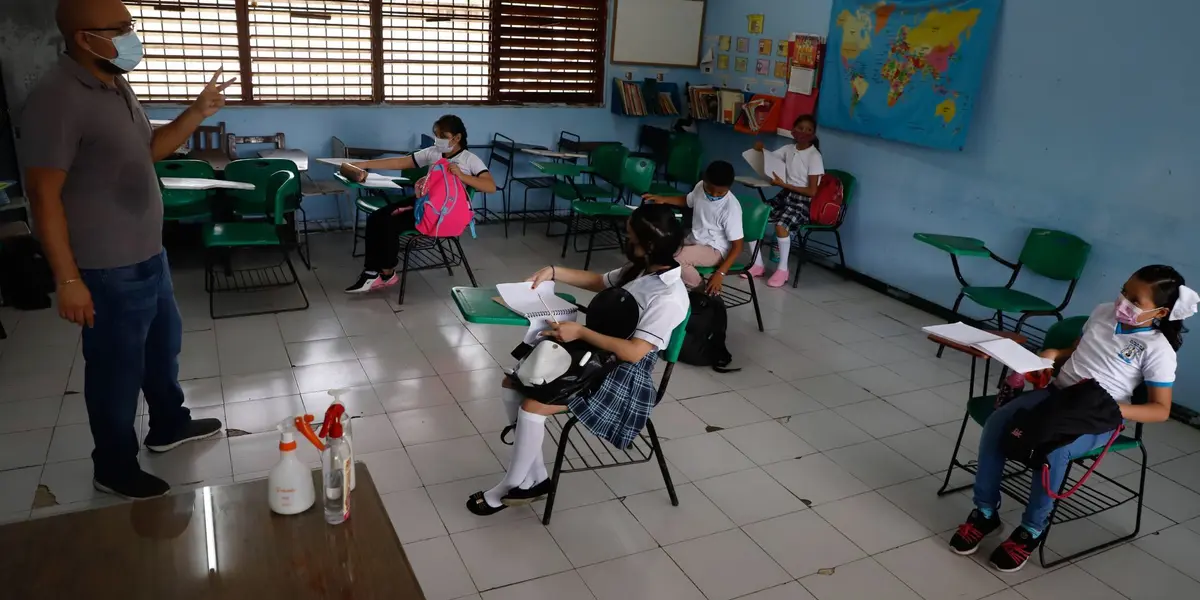 Con el semáforo verde y la vacunación arriba del 50% la vuelta a los planteles se ve muy cerca