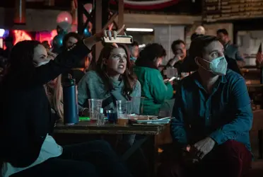 Con prácticamente un mes en semáforo verde, la vida nocturna en la CDMX no se ha hecho esperar y es que ya no se están respetando las medidas sanitarias ni el aforo limitado que se recomendó para esta etapa.