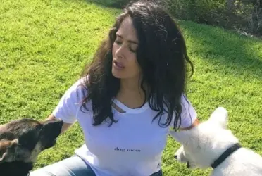 Conoce a la mascota más inusual en la colección de Salma Hayek