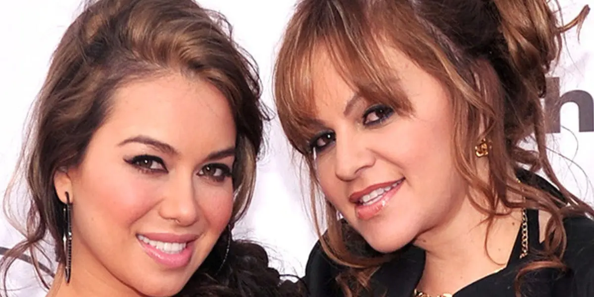 Conoce como Jenni Rivera se apodera del cuerpo de su hija