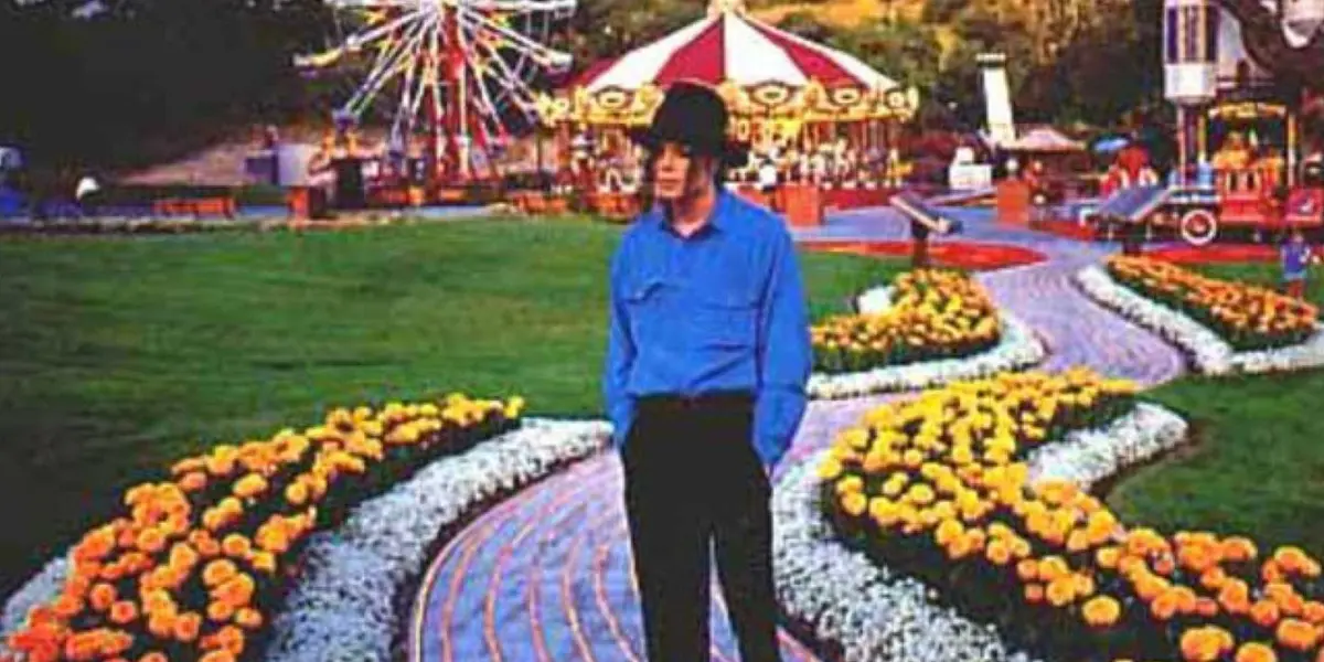 Conoce como Michael Jackson se creó la mansión de sus sueños