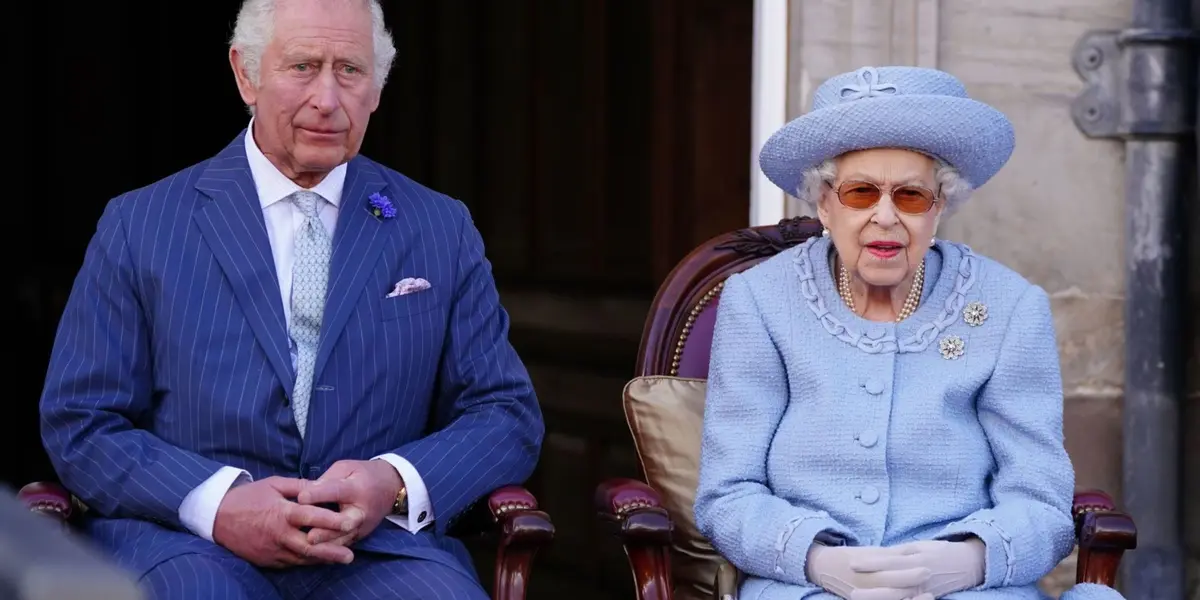 Conoce como recordaron a la Reina Isabel II en la coronación de Carlos III