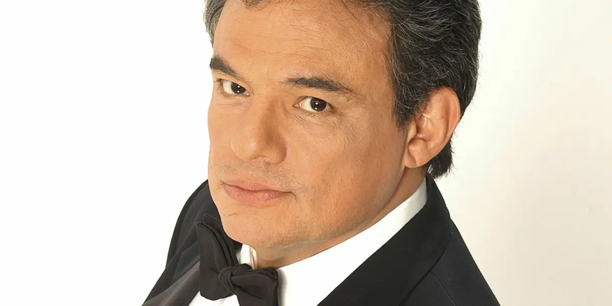 Conoce como surgió el nombre artístico de José José