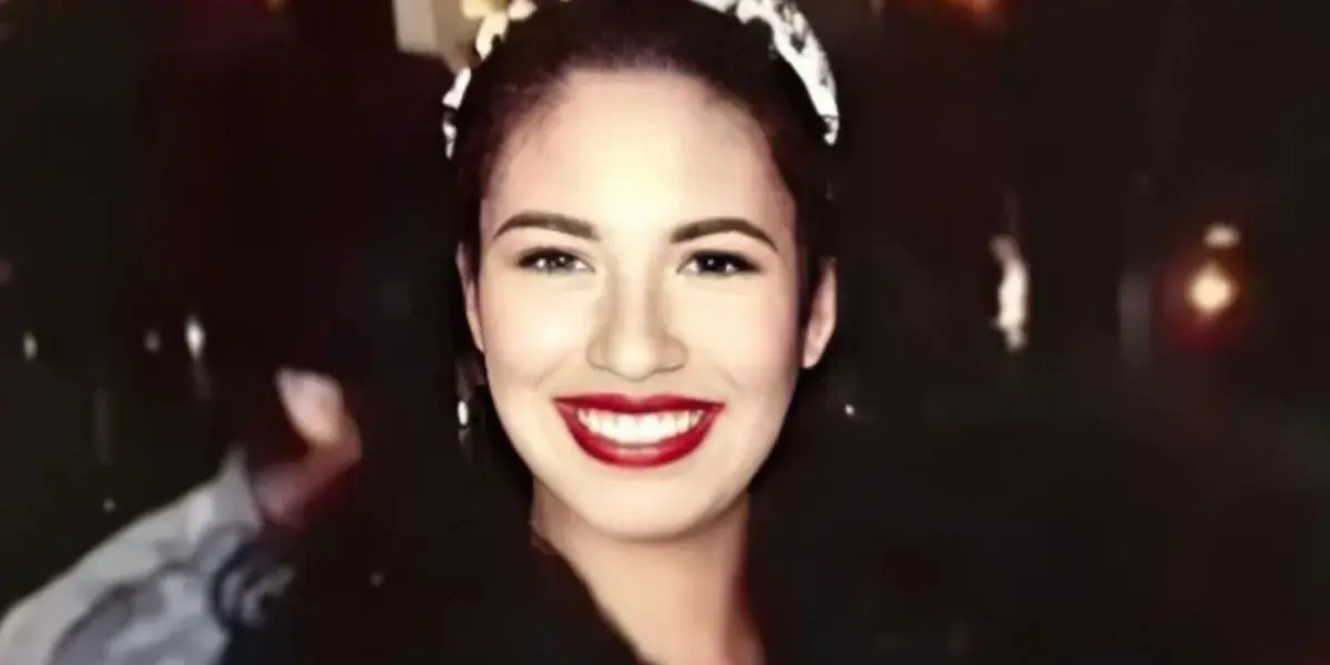 Conoce cual fue el teléfono celular que utilizó Selena Quintanilla