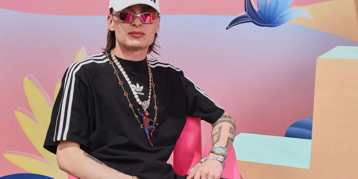 Conoce cuando llegará el momento de partir de Peso Pluma