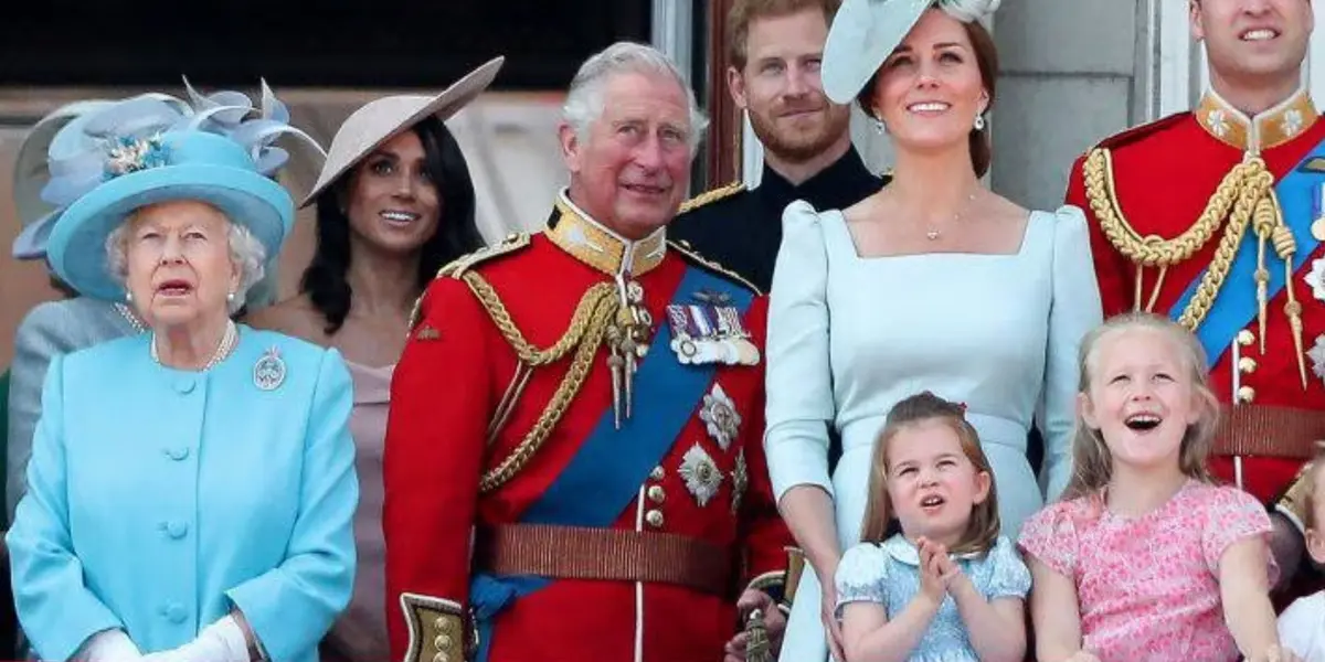 Conoce el divertido juego de la Familia real que podría ser un éxito en las fiestas