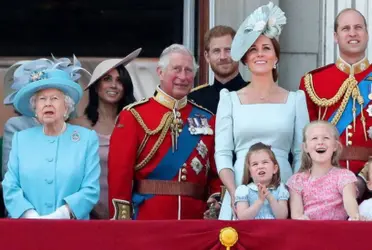 El extraño juego de la familia real británica para divertirse y terminar ebrio