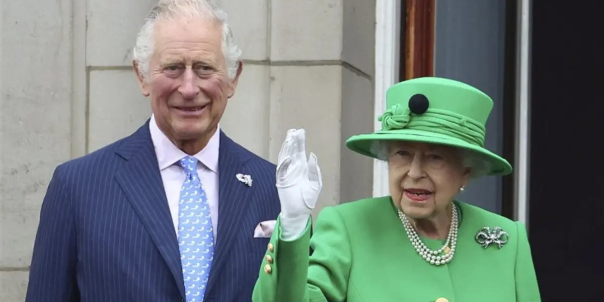 Conoce el motivo por el cual la Reina Isabel II nunca muestra sus manos en público