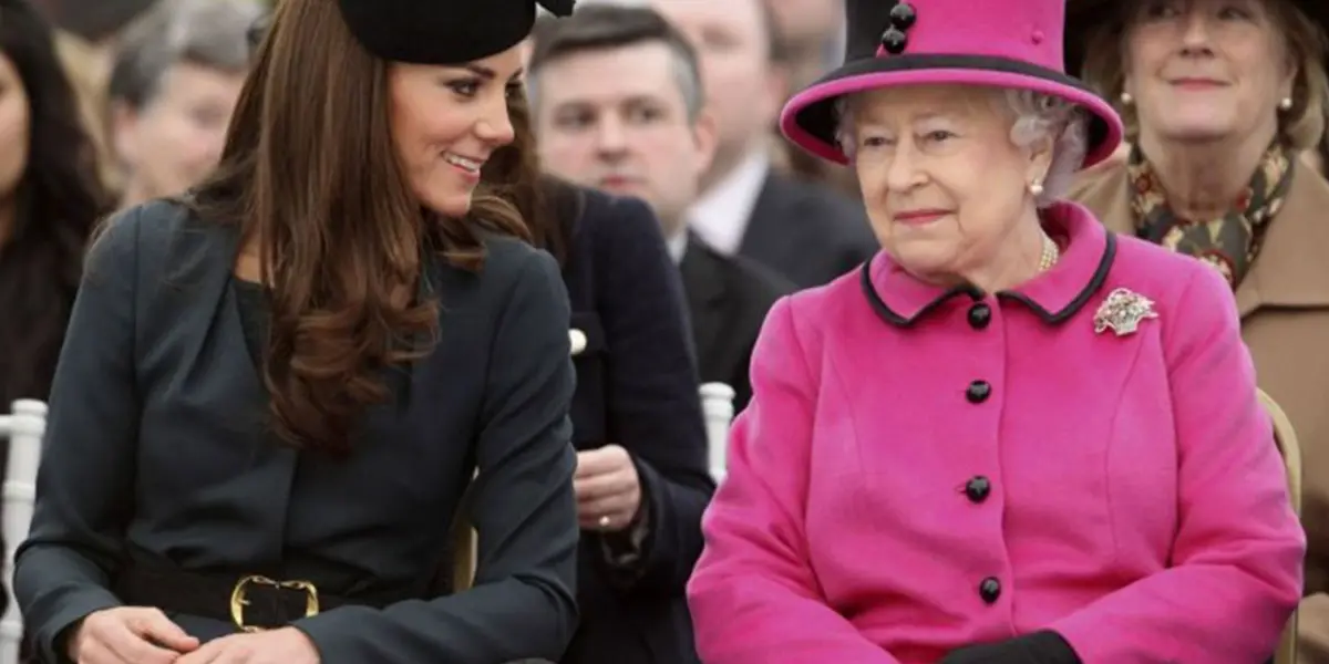 Conoce el secreto detrás de la regla impuesta de la Reina Isabel II en la vestimenta 