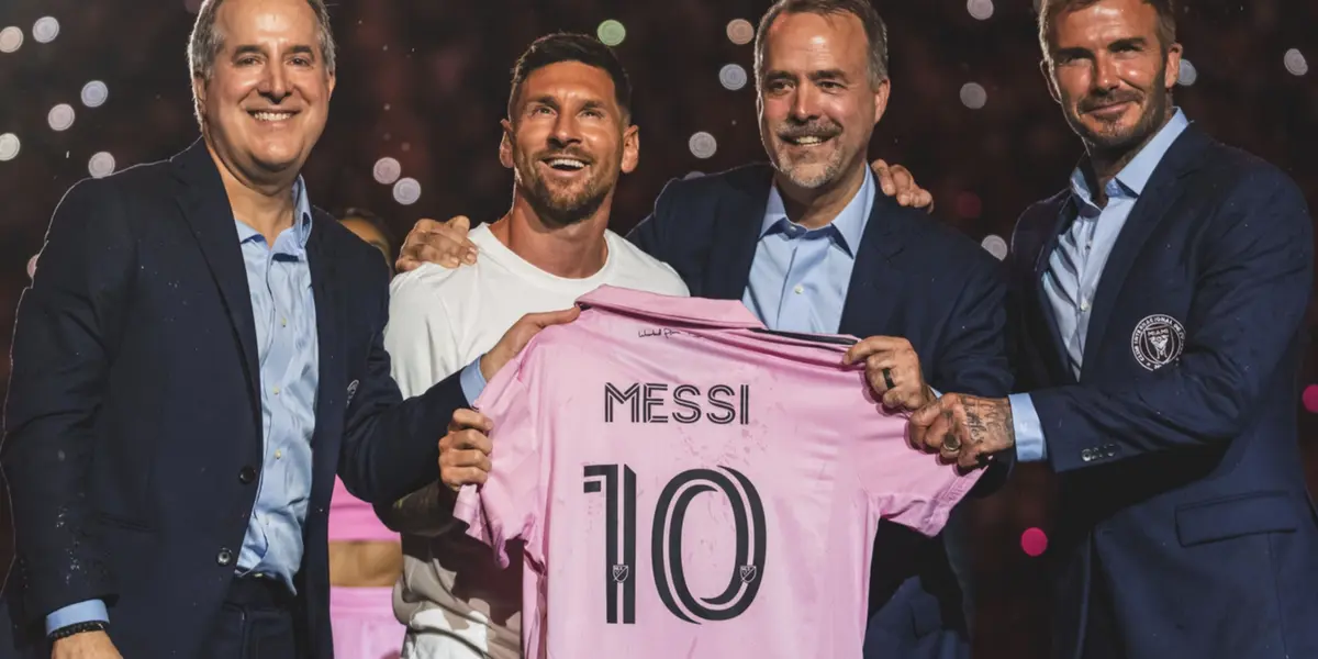 Conoce el sorprendente reloj que utilizó Lionel Messi  en su presentación