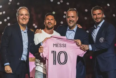 Conoce el sorprendente reloj que utilizó Lionel Messi en su presentación