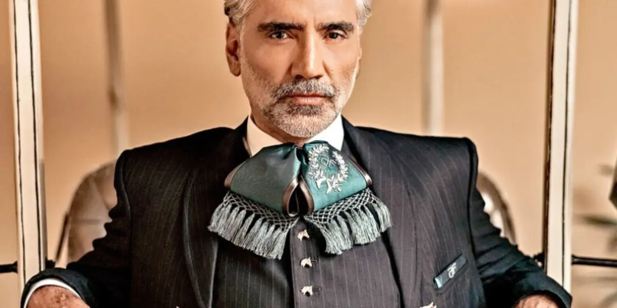 Conoce la carrera que Alejandro Fernández estudió para poder ampliar su formación profesional.