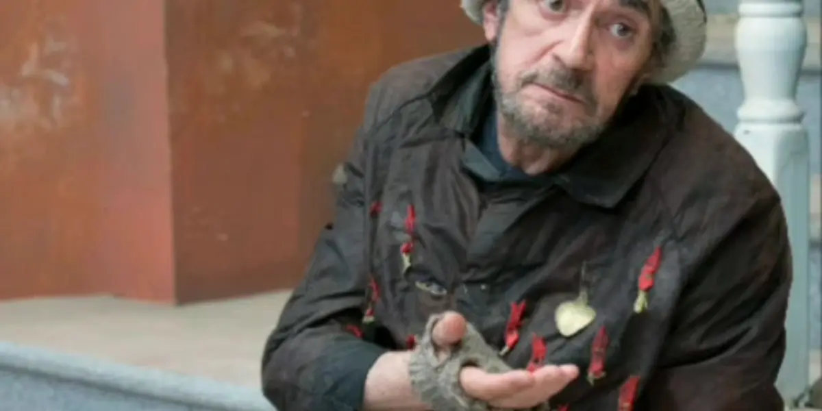 Conoce la peculiar historia del vestuario de Jorjais en el programa de “Vecinos”