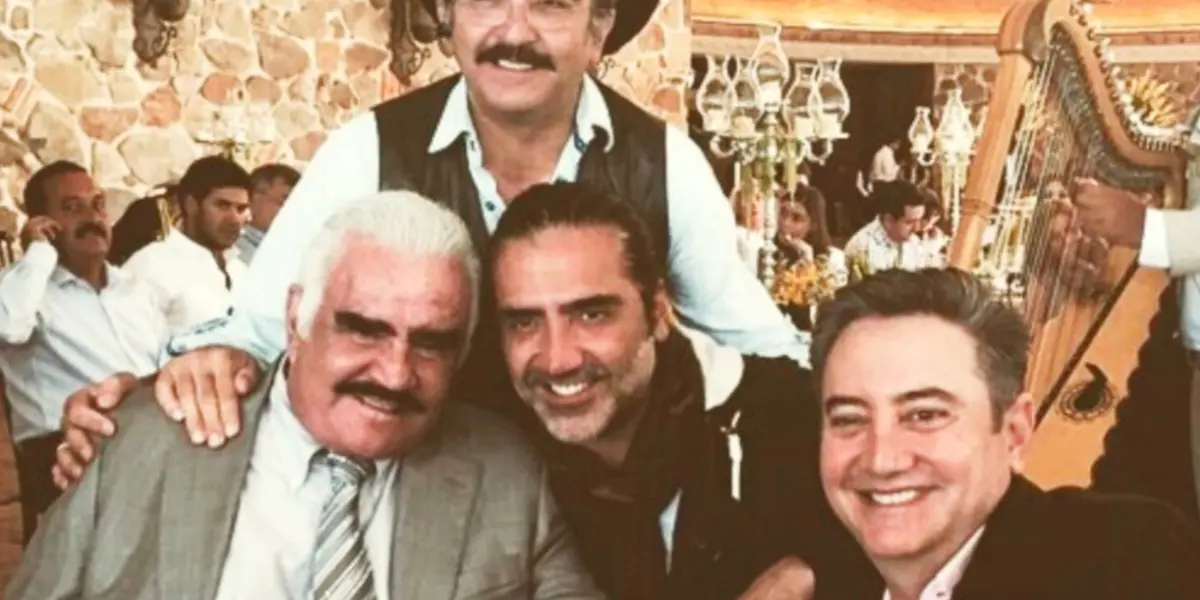 Conoce la razón por la que Vicente Fernández enseñó a sus hijos a saludarlo de pico