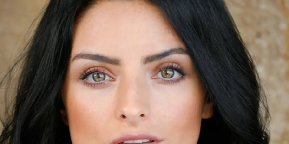 Conoce las extrañas creencias que tiene Aislinn Derbez y no teme por demostrarlas