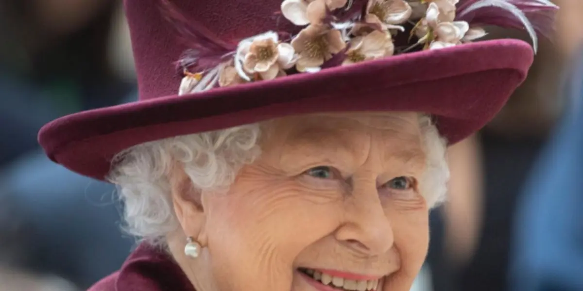 Conoce los misterios que existen entorno a la extraña dentadura de la Reina Isabel II