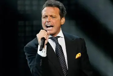 Conoce porque Luis Miguel suele estar haciendo señas durante sus conciertos