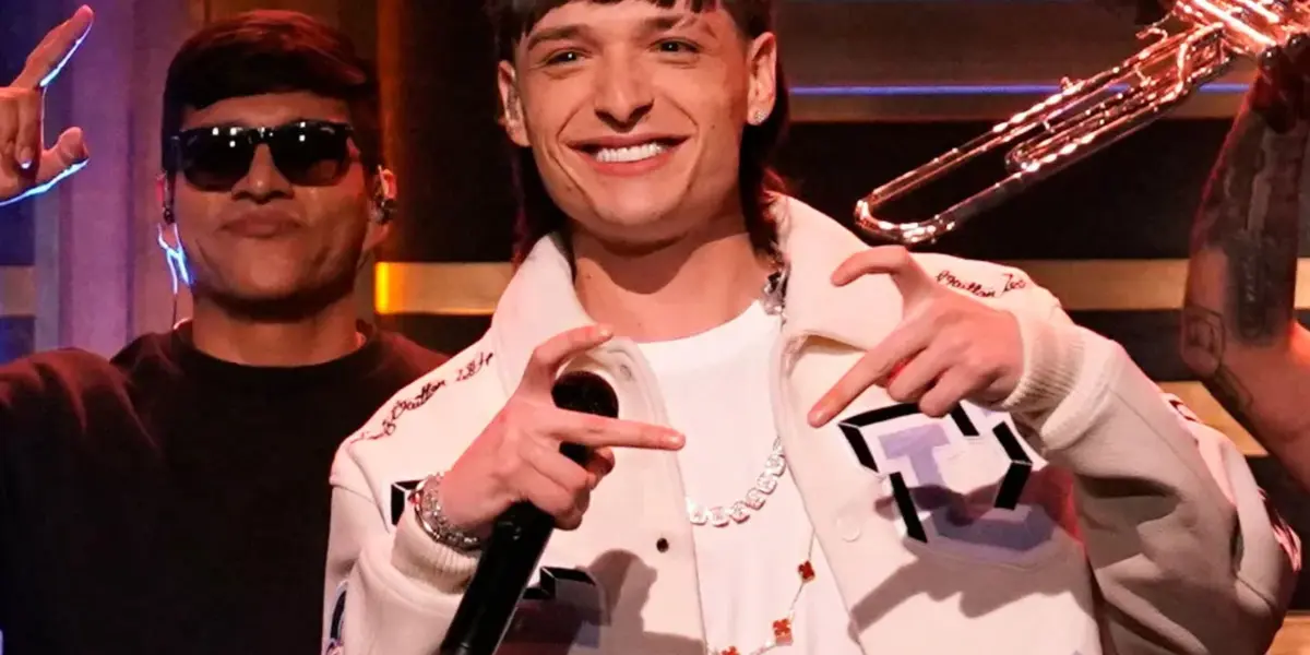 Conoce porque Peso Pluma no utiliza botas ni sombrero