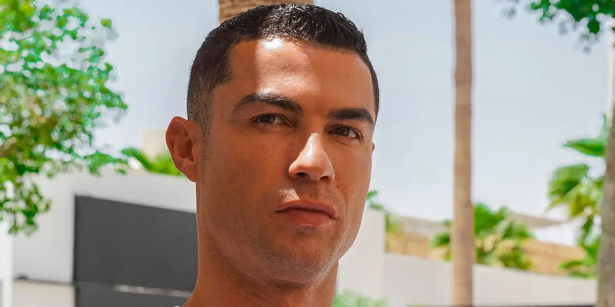 Cristiano Ronaldo ha pensado en traer una nueva botella de agua que beneficia a tu cuerpo