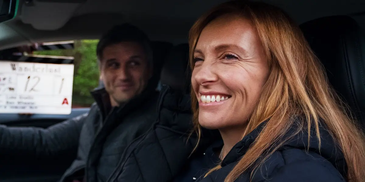 De los productores de Big Little Lies y The Undoing, esta ficción de ocho capítulos se centra en la perspectiva de una hija que se da cuenta de que sabe menos sobre su madre de lo que pensaba.