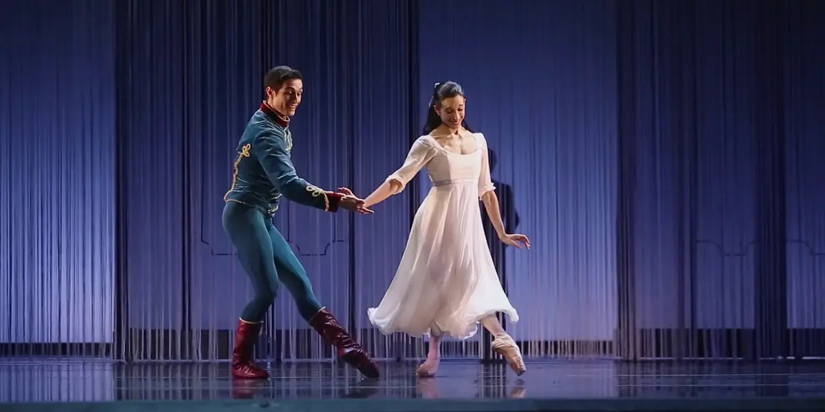 Del 16 al 29 de diciembre en el portal de Cultura de la Universidad de Guadalajara (https://cultura.udg.mx), la CND interpreta El cascanueces, clásico navideño.