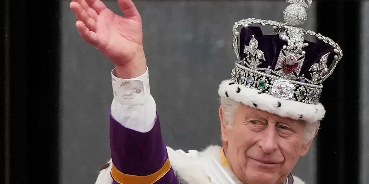 Descubre como fue la segunda coronación que tuvo Carlos III