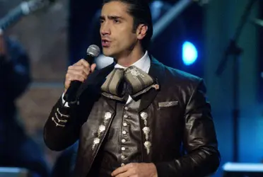 Descubre el amuleto de la suerte de Alejandro Fernández