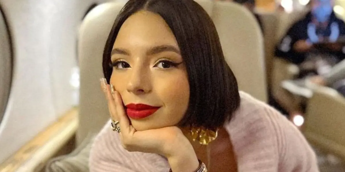 Descubre la doble de Ángela Aguilar que trabaja en una aerolínea